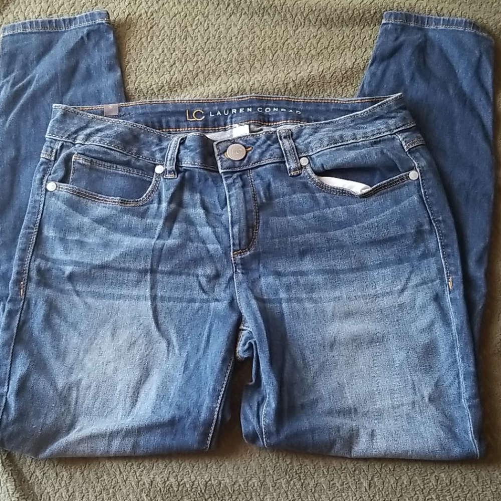 Lauren Conrad jeans  Preowned. Size 6